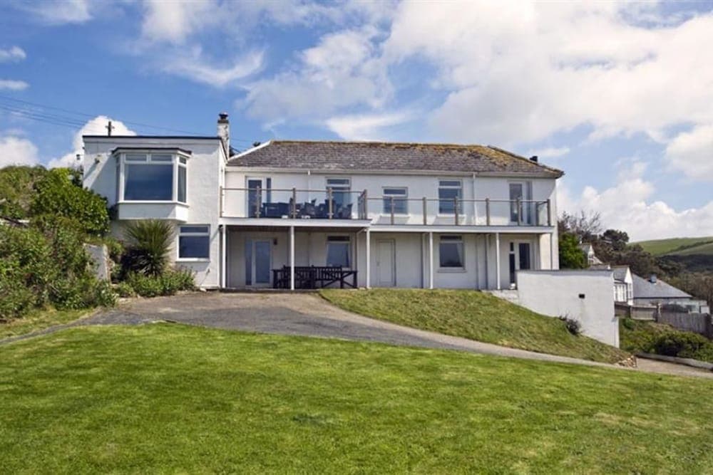 Green Door - Lower Tregudda