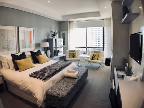 Sandton Skye Suite 604
