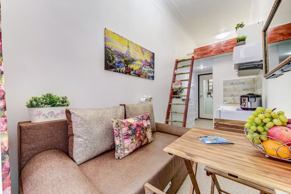 Semeiniy Ochag on Kurlandskaya