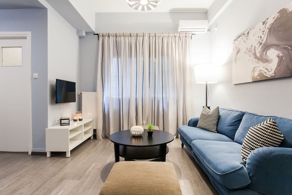 Kolonaki 2 Bedroom Apartment by Livin Urbban