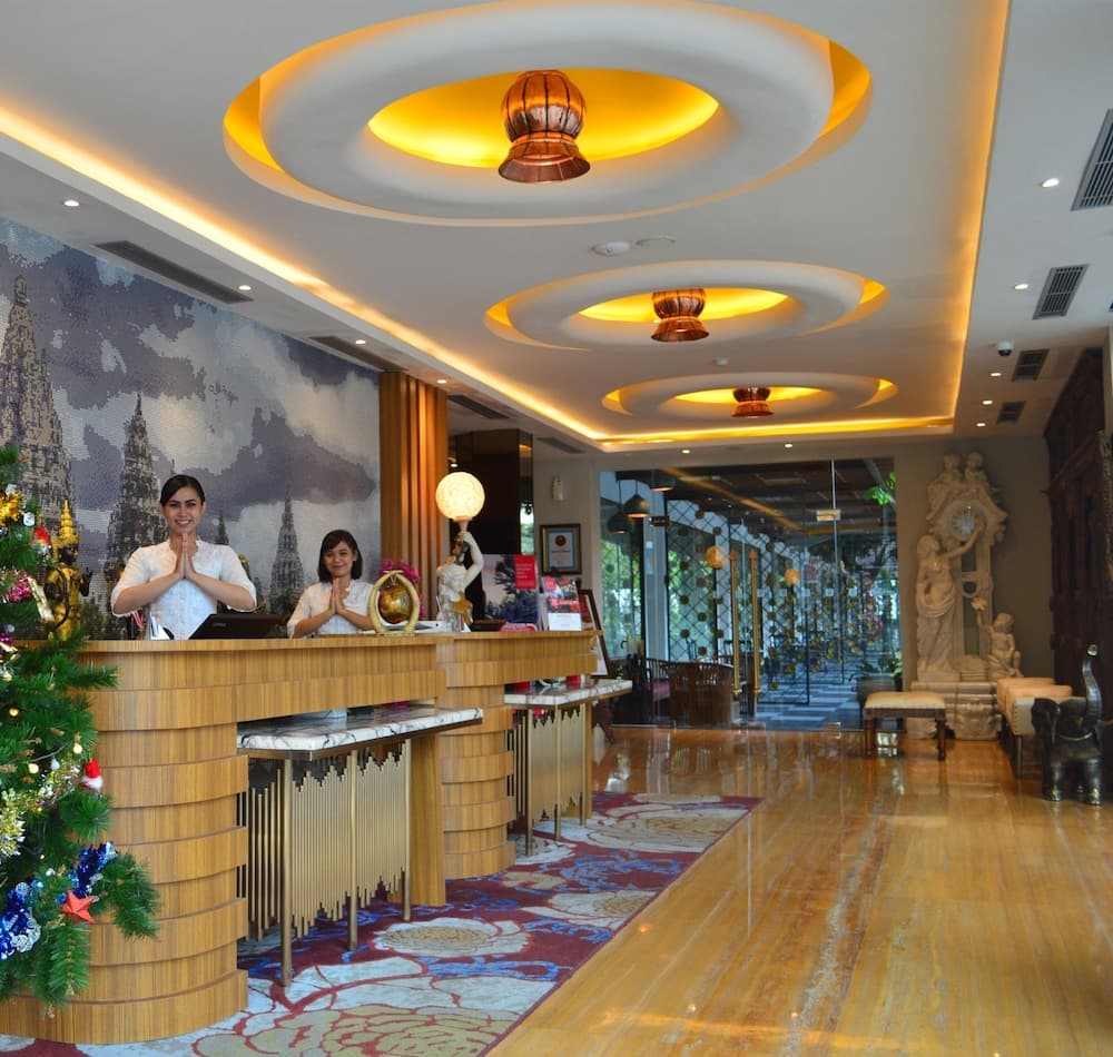 Ramada Suites by Wyndham Solo