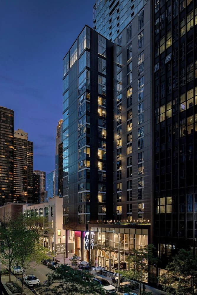 Aloft Chicago Mag Mile
