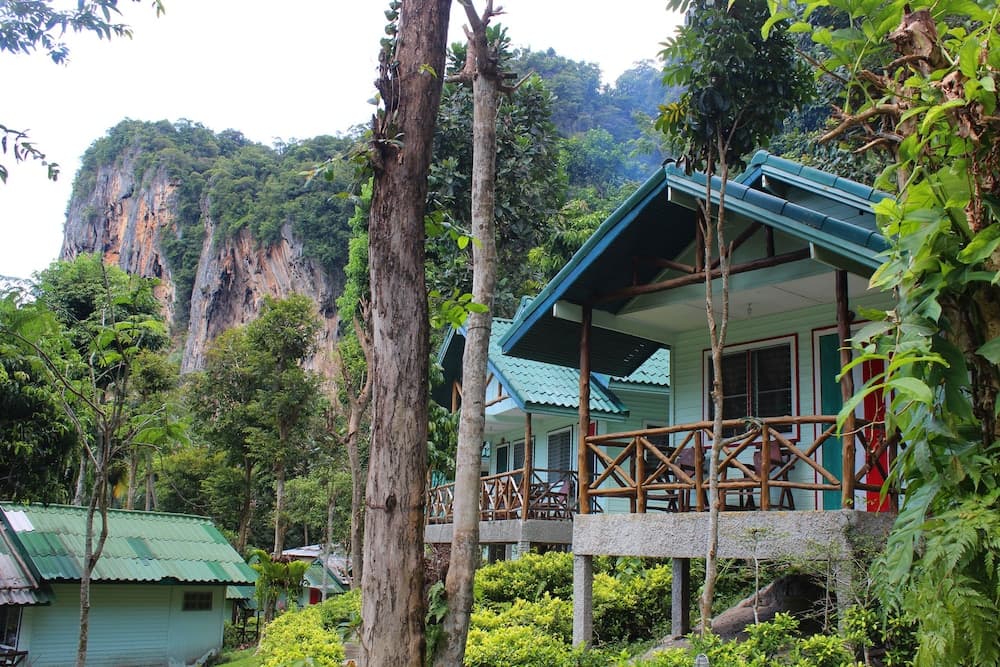 Chill Out Bar and Bungalows