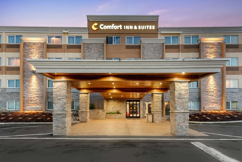 Comfort Inn & Suites Tigard near Washington Square