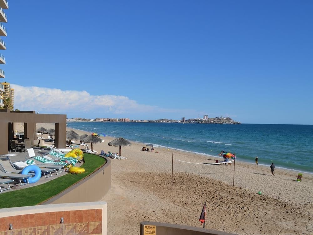 Las Palomas Topaz 302 Apartment 2