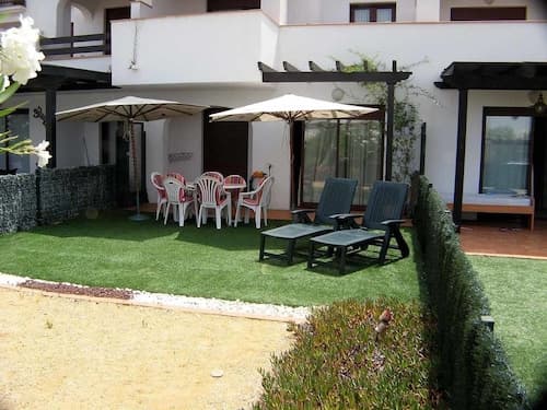 Venavera D30B - Ground Garden 2 Dorm 1 Bath, Walk to Beach