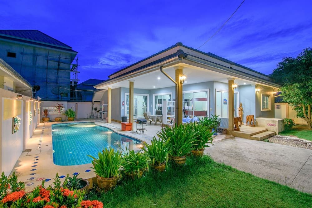 Blue Sky Pool Villa