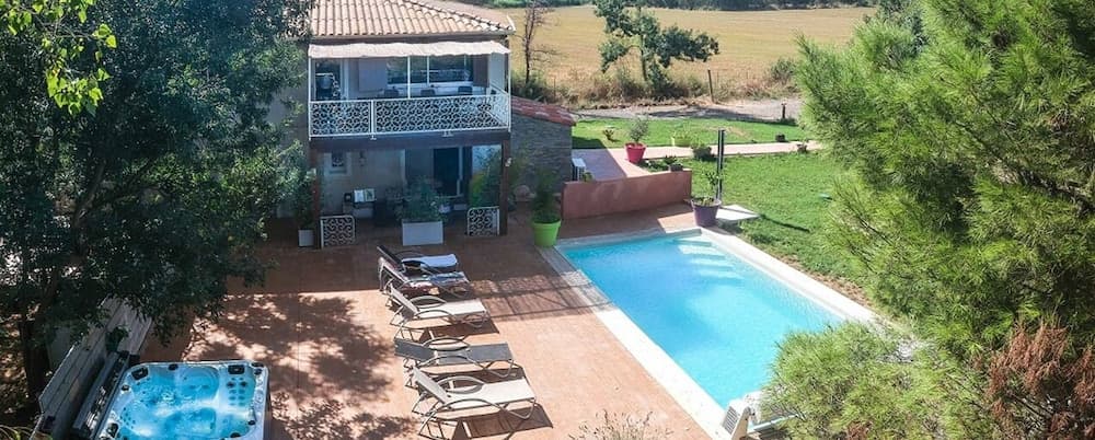 Villa Alyzea