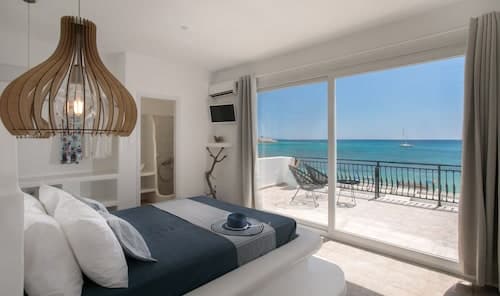 Manios Suites