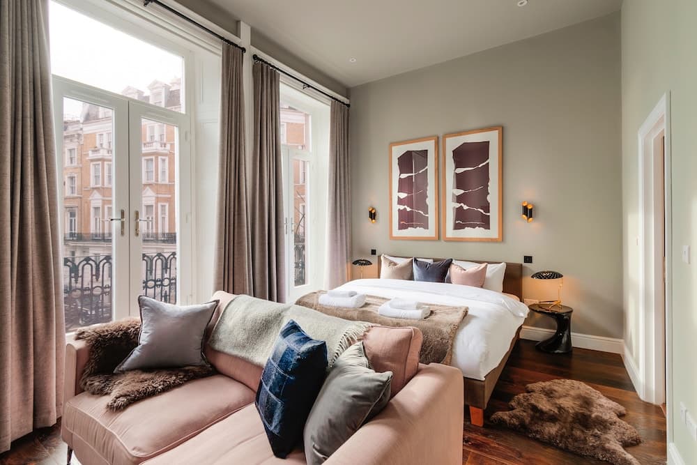 The Knaresborough by Aura Collection