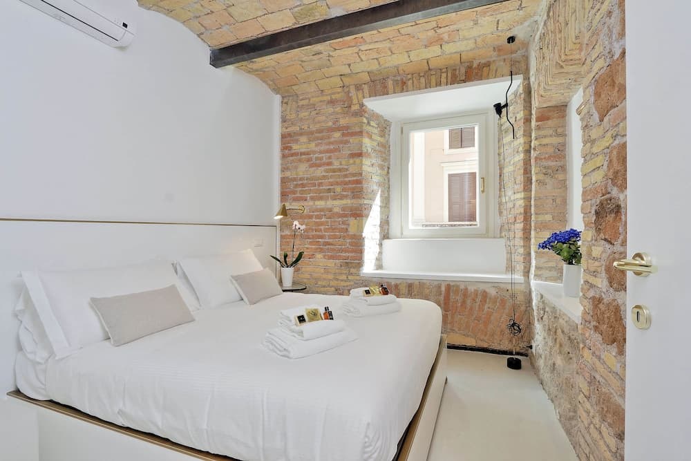 Design Flat for 4 near Colosseum