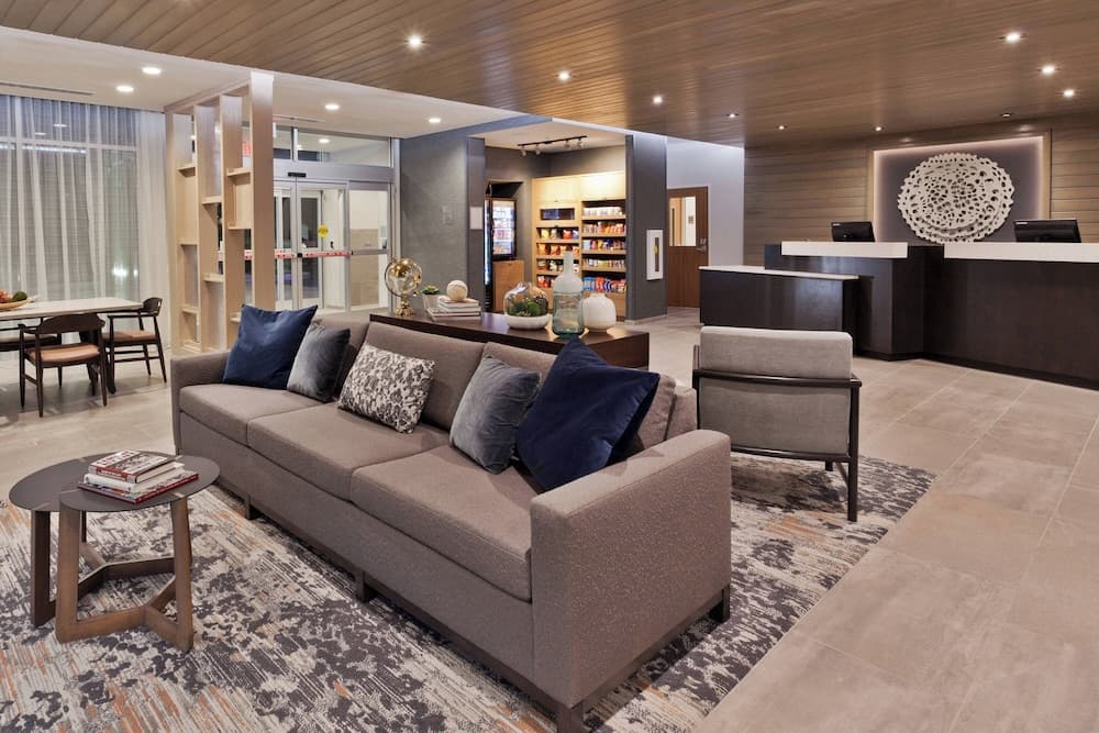 Lobi dinlenme salonu