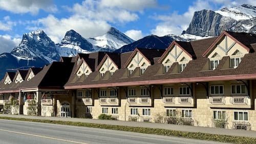 Canmore Inn & Suites