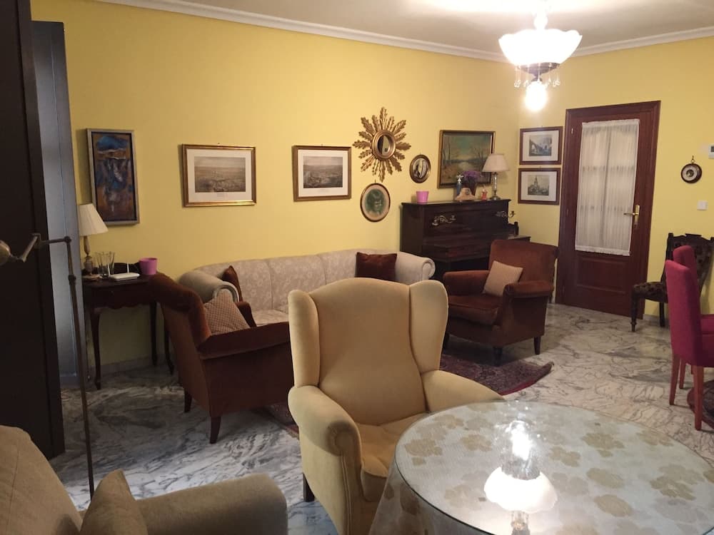 Alfalfa Deluxe Suite by Valcambre