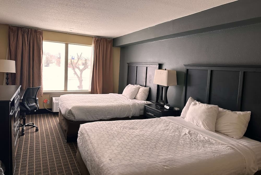 Days Inn & Suites by Wyndham Norton Shores/Muskegon