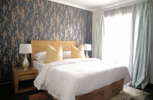 3 Lux Suites