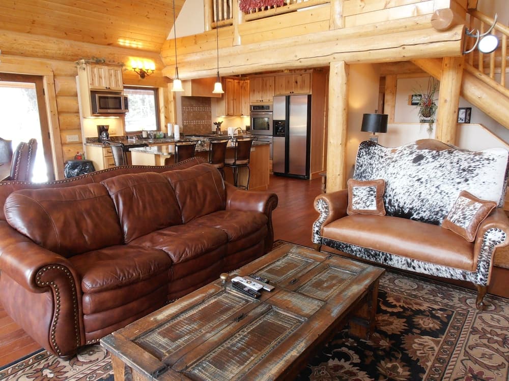 Country Club Homes