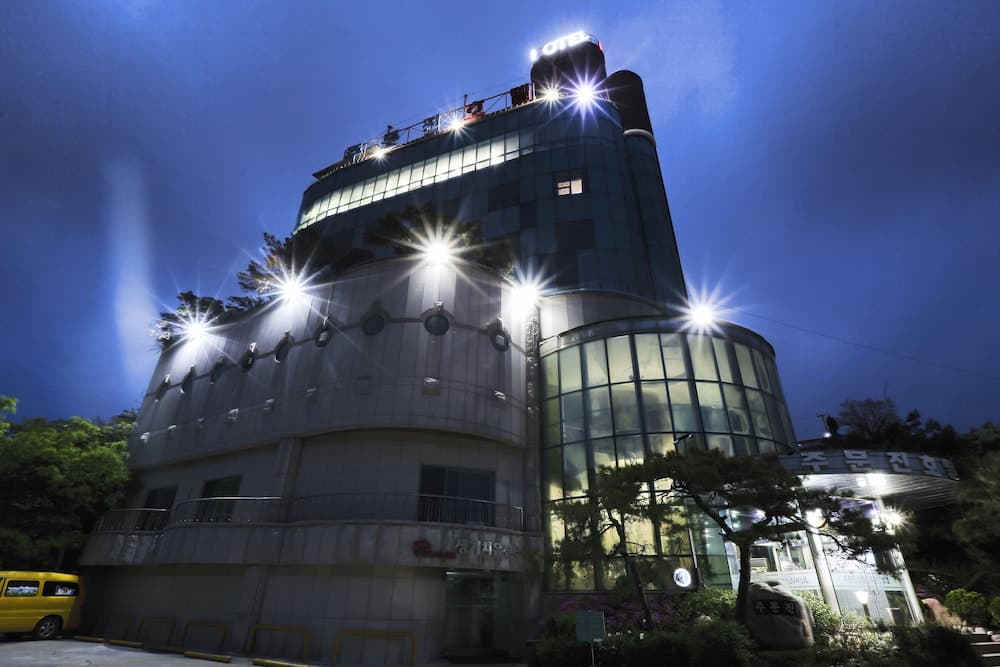 Jumunjin Hotel