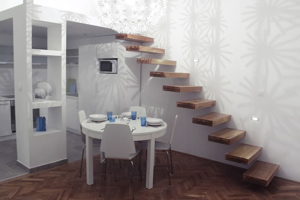 Fantastic Ernesto near Basilica