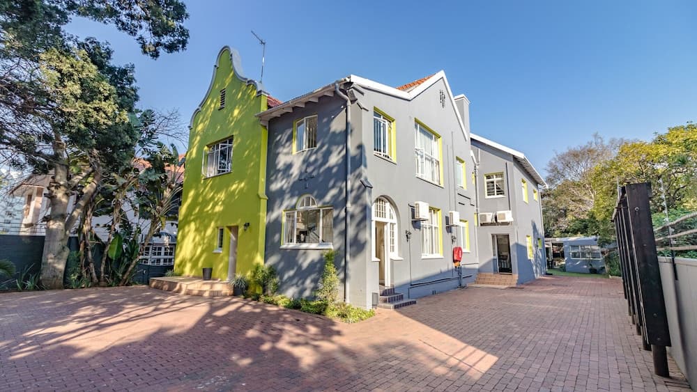 Silver Oaks Boutique Hotel