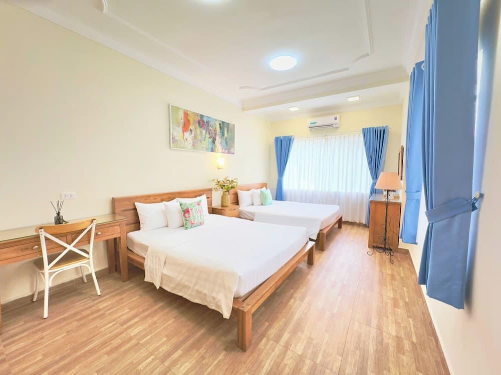Cozy Hotel - 140 Cong Quynh