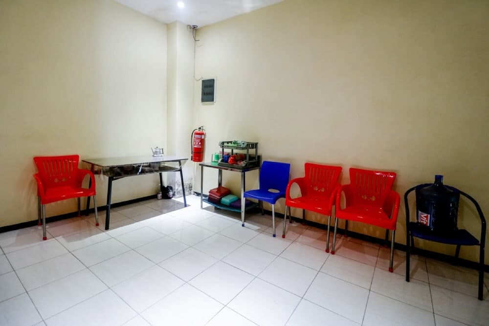 RedDoorz near Pasar Tarapung Siring Banjarmasin
