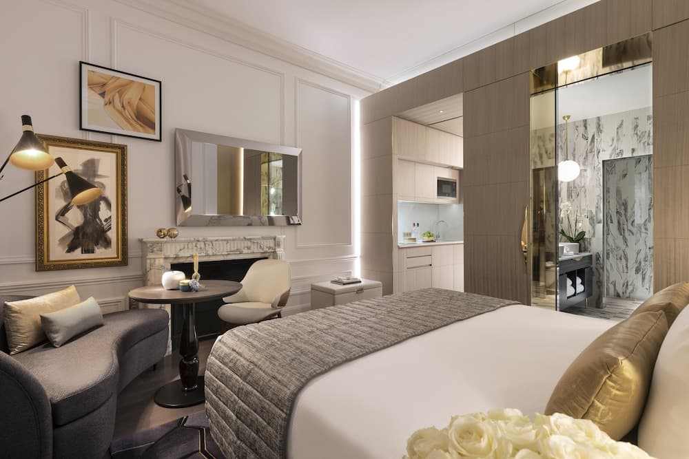 La Clef Champs-Élysées Paris by The Crest Collection