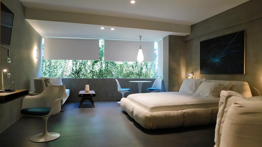 101 Adrianou Luxury Urban Stay