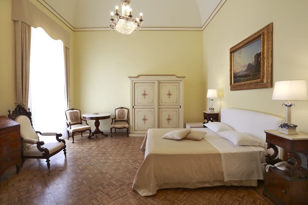 Personè Palace