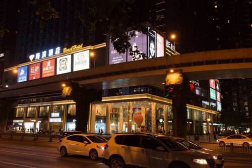 Chengdu Longhu Beach Hotel