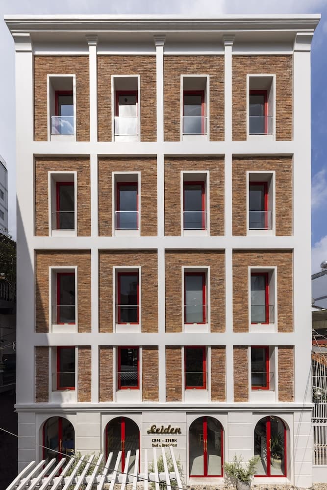 Leiden Homestay & Cafe