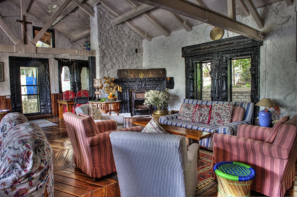 ROSASTAYS Jeolikote Bara Bungalow