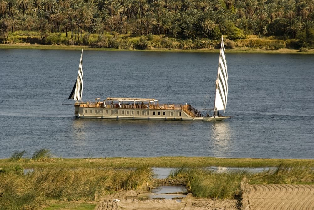 Dahabeya Queen Farida