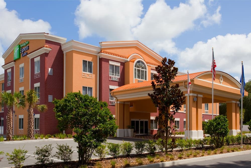 Holiday Inn Express Hotel & Suites Brooksville by IHG