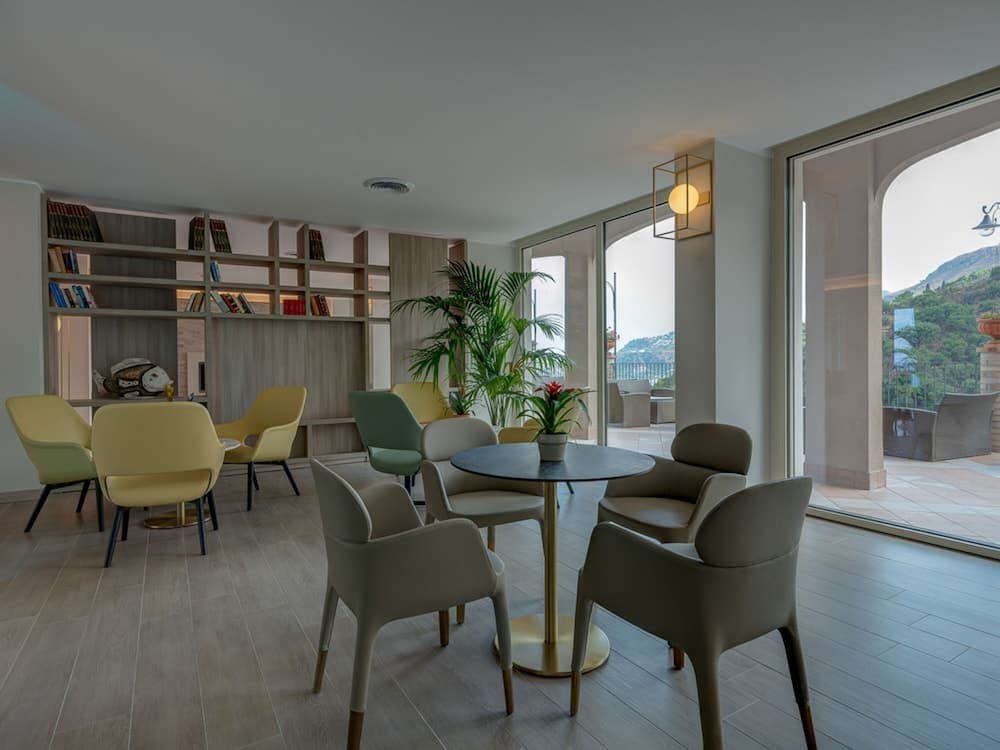 Lobi dinlenme salonu