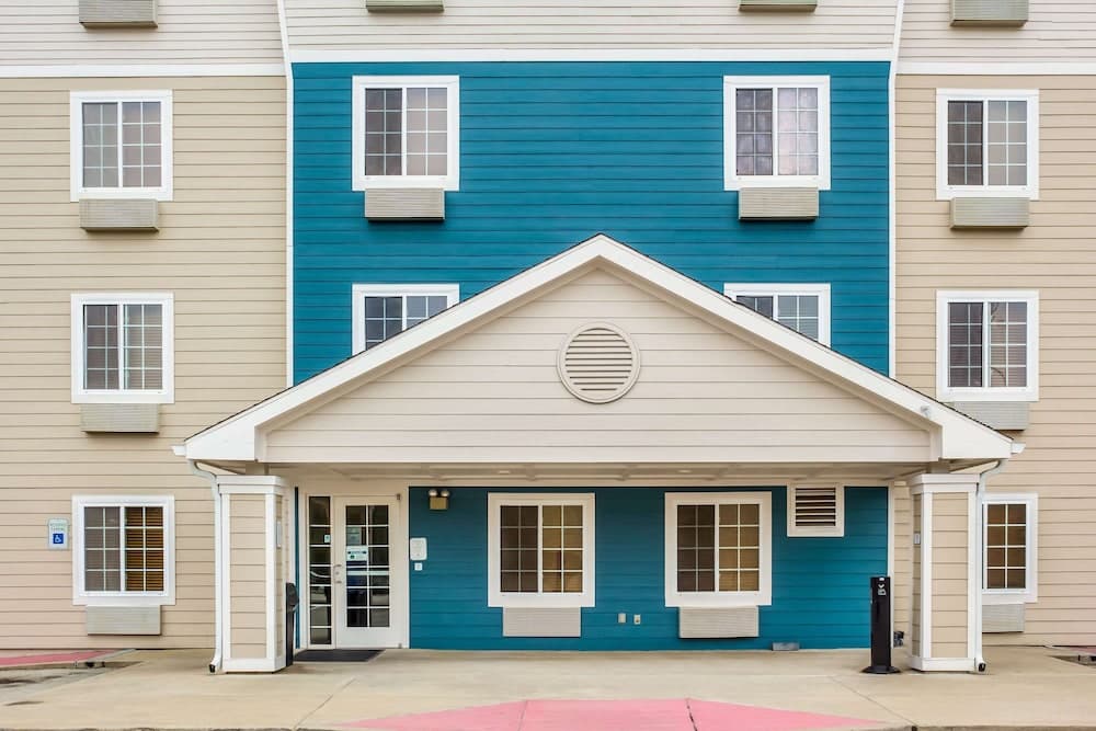 WoodSpring Suites Conroe