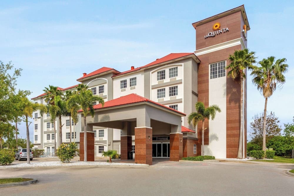 La Quinta Inn & Suites by Wyndham Ft. Pierce