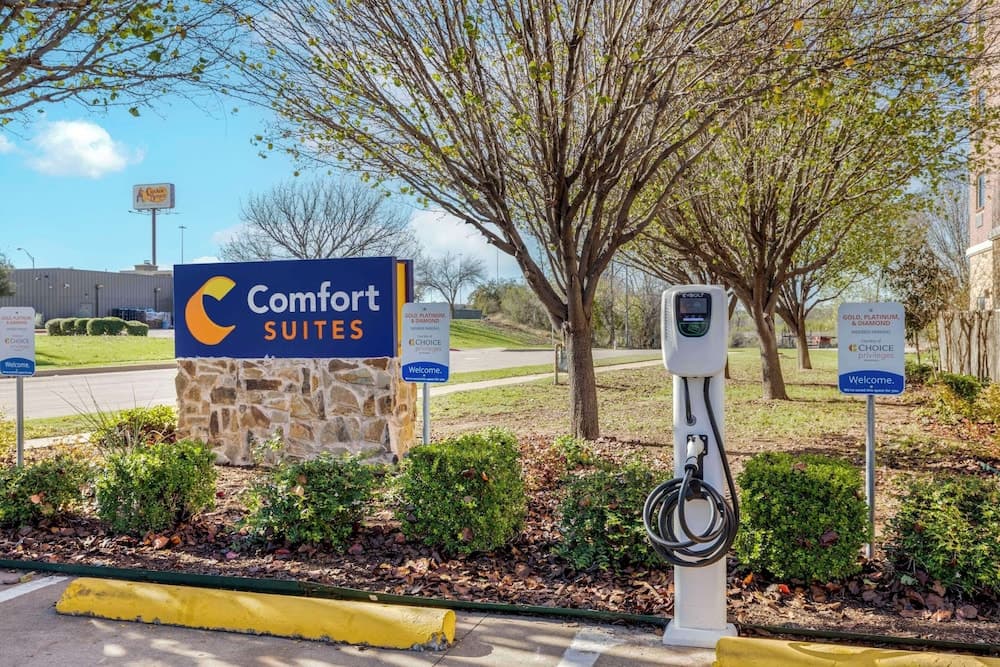 Comfort Suites