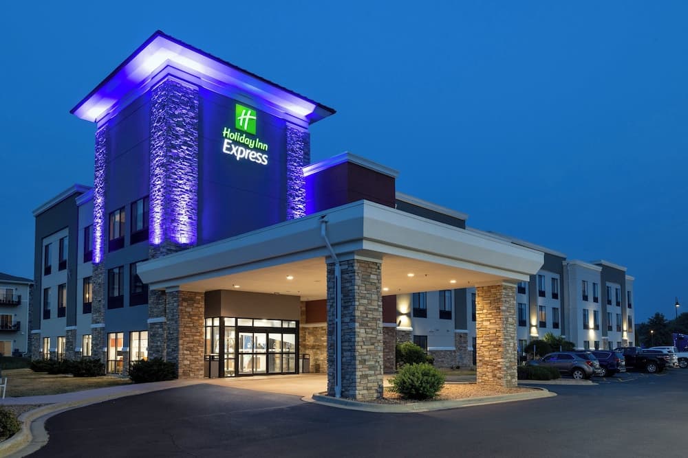 Holiday Inn Express Rochester South - Mayo Area by IHG