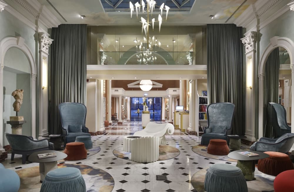 Lobi dinlenme salonu