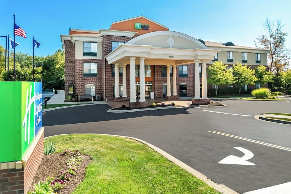 Holiday Inn Express Hotel & Suites Detroit-Novi by IHG