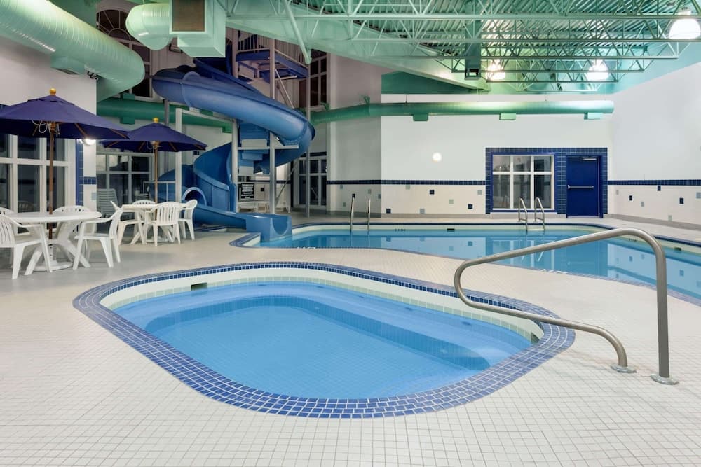 Ramada by Wyndham Weyburn