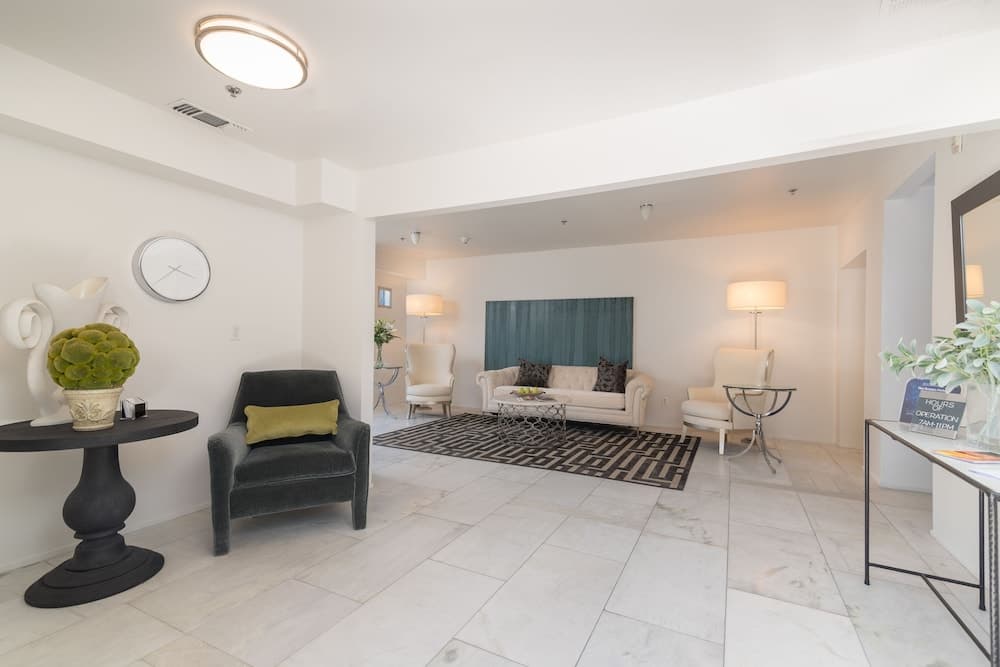 The Greens Hotel - Del Paso Blvd