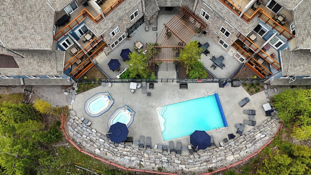 Blackstone Mountain Lodge by CLIQUE