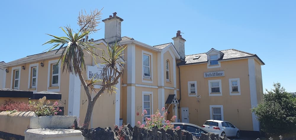 Heathcliff House, Exclusively for Adults, Free Large Car Park