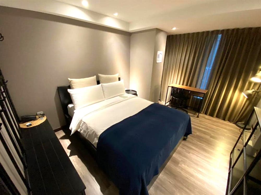 Yomi Hotel - MRT Shuanglian Station