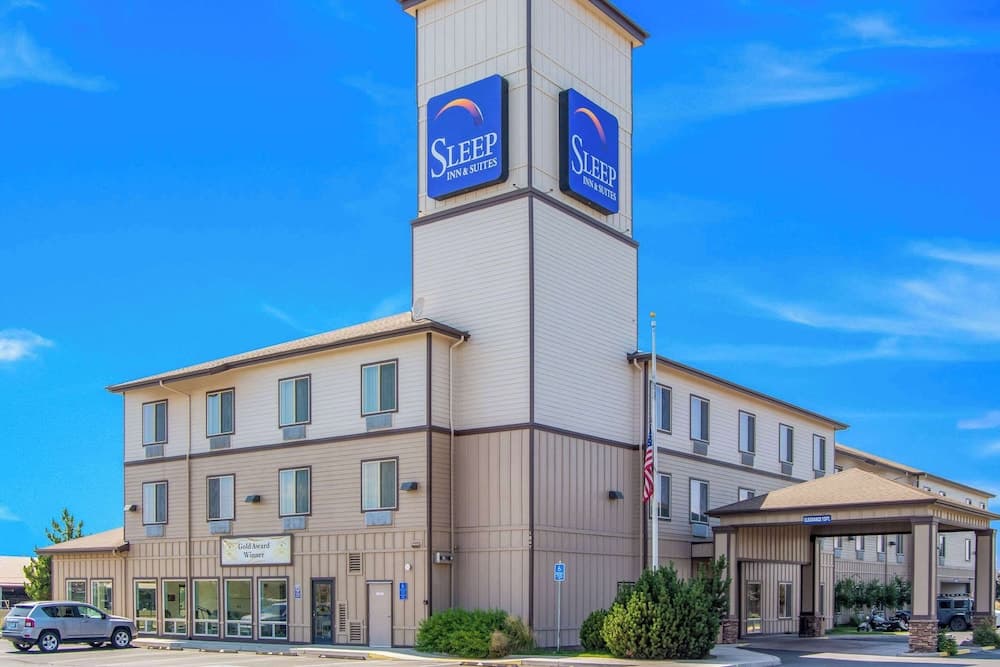 Sleep Inn & Suites