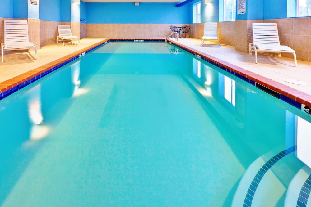 Holiday Inn Express Hotel & Suites BYRAM by IHG