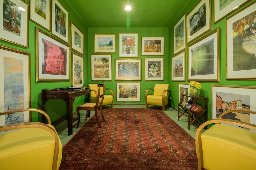 Lobi dinlenme salonu