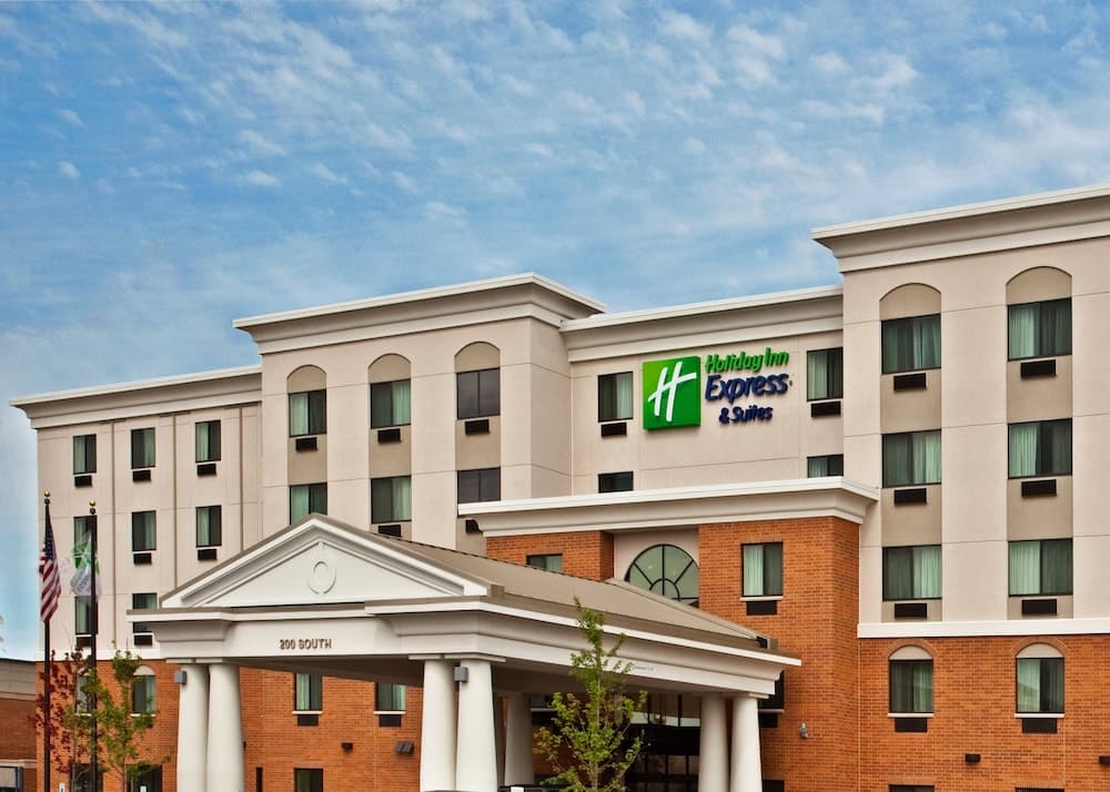 Holiday Inn Express & Suites Chicago West - O'Hare Arpt Area by IHG